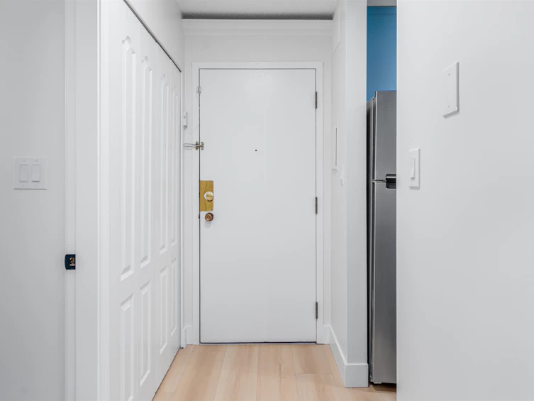 214-1850 E Southmere Crescent, Surrey, BC, V4A 6Y6 - 8