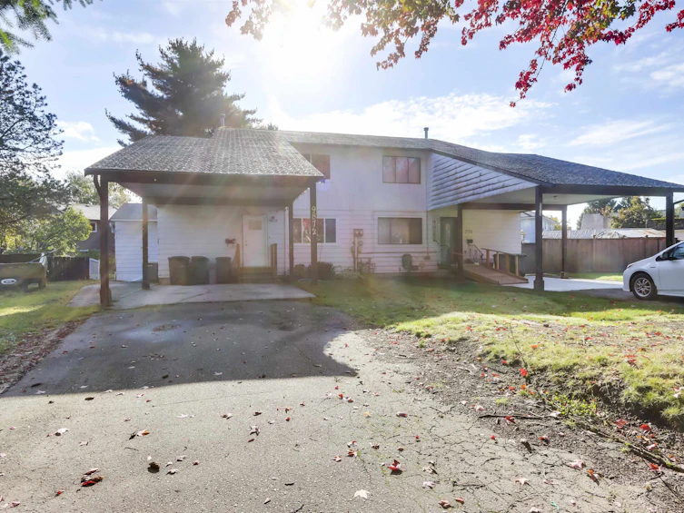 9872 133a Street, Surrey, BC, V3T 5G5 - 2