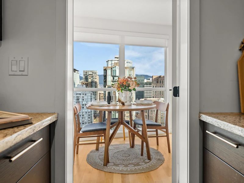 3102 - 939 Homer Street, Vancouver BC V6B 2W6