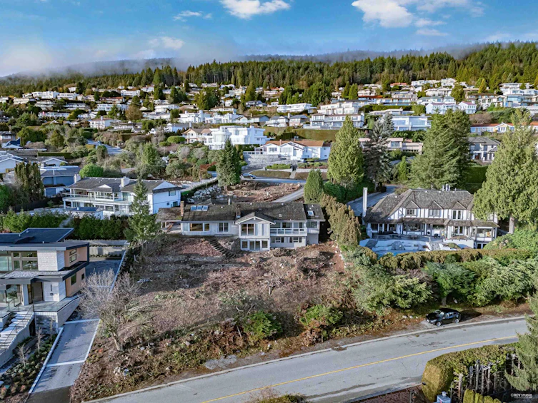 1364 Chartwell Drive, West Vancouver, BC, V7S 2R5 - 2