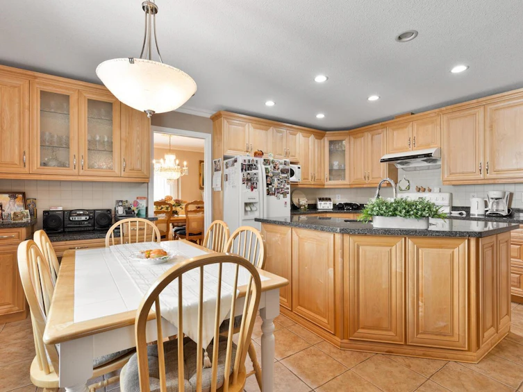 645 Thompson Avenue, Coquitlam, BC, V3J 3Z9 - 7