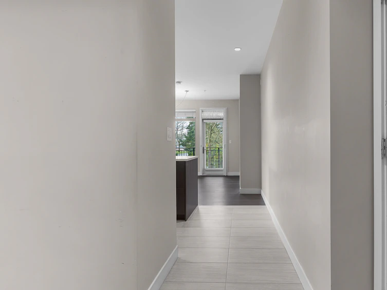 207-15360 20th Avenue, Surrey, BC, V4A 2A3 - 7