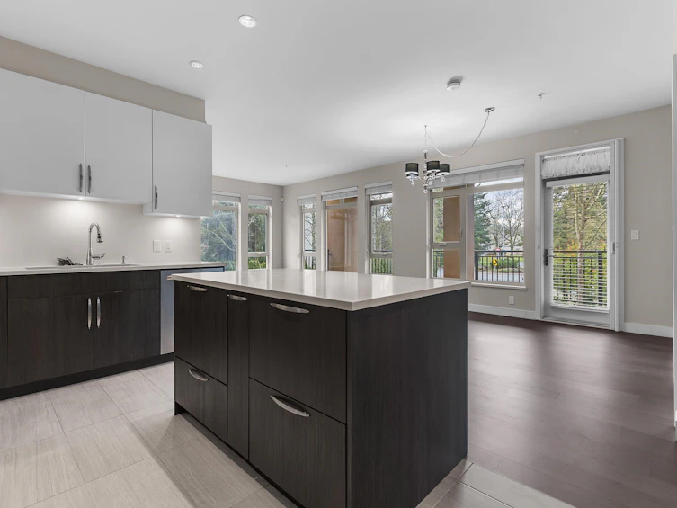 207-15360 20th Avenue, Surrey, BC, V4A 2A3 - 12