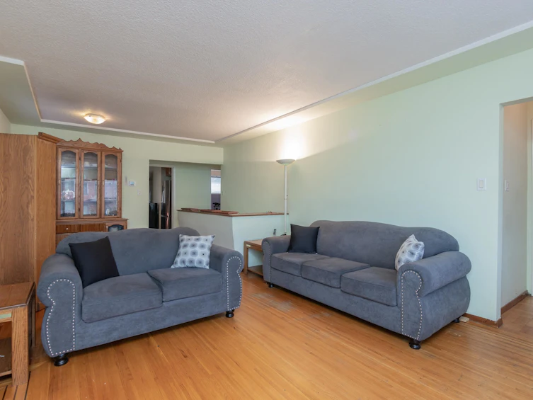5098 Moss Street, Vancouver, BC, V5R 3T7 - 4