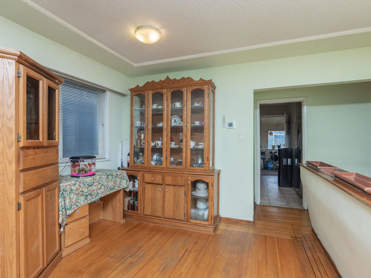 5098 Moss Street, Vancouver, BC, V5R 3T7 - 7
