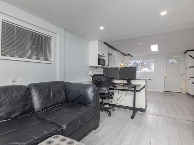 5098 Moss Street, Vancouver, BC, V5R 3T7 - 20