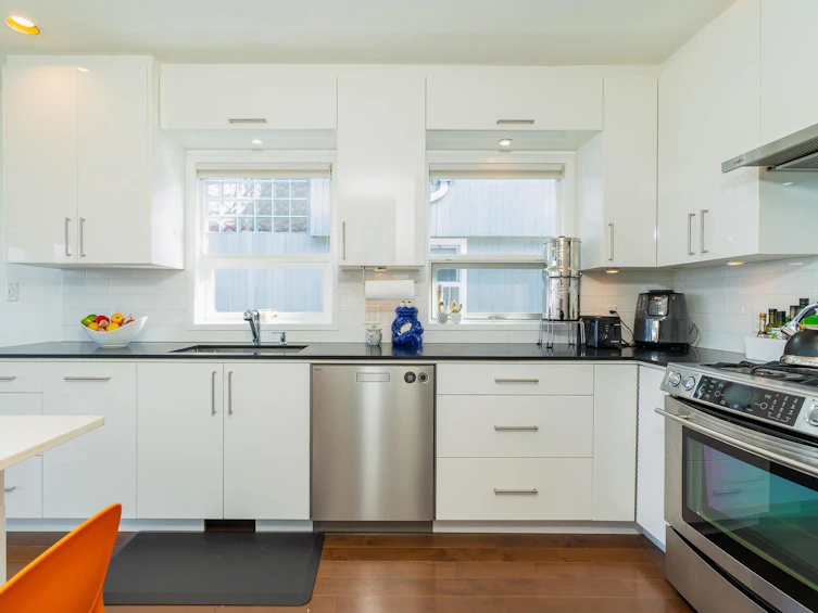 3762 W 13th Avenue, Vancouver, BC, V6R 2S6 - 10