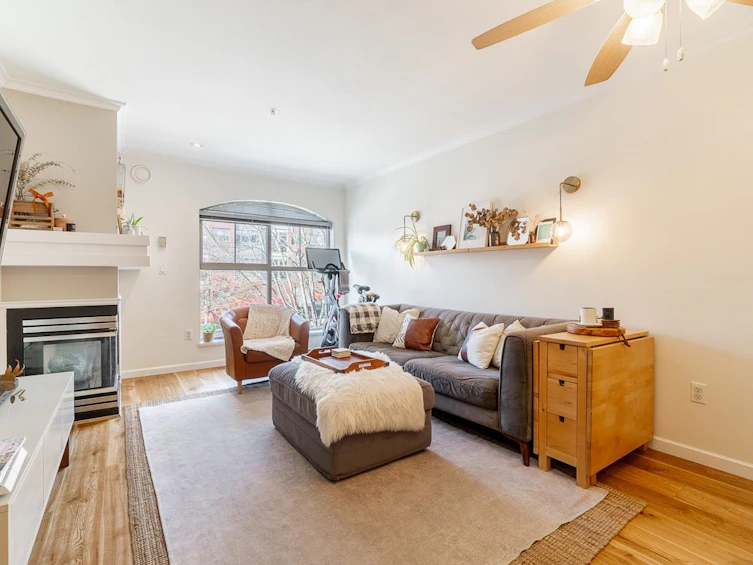 208-332 Lonsdale Avenue, North Vancouver, BC, V7M 3M5 - 2