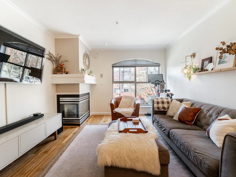 208-332 Lonsdale Avenue, North Vancouver, BC, V7M 3M5 - 4