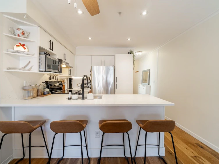208-332 Lonsdale Avenue, North Vancouver, BC, V7M 3M5 - 7