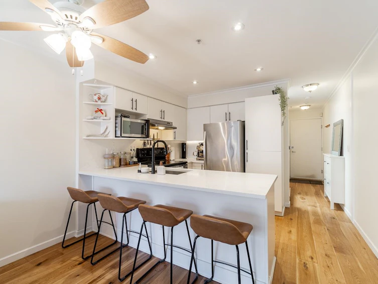 208-332 Lonsdale Avenue, North Vancouver, BC, V7M 3M5 - 8