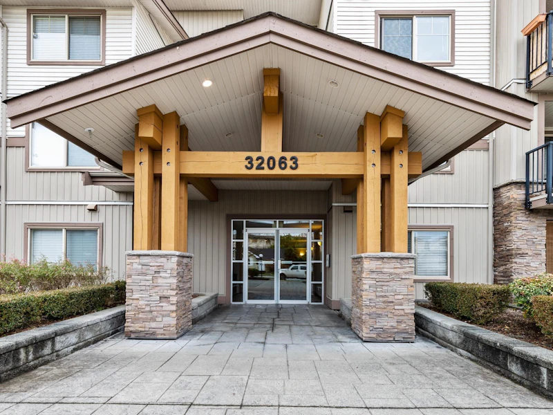 207 - 32063 Mt Waddington Avenue, Abbotsford BC V2T 2E7