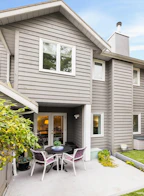 1539 Bowser Avenue