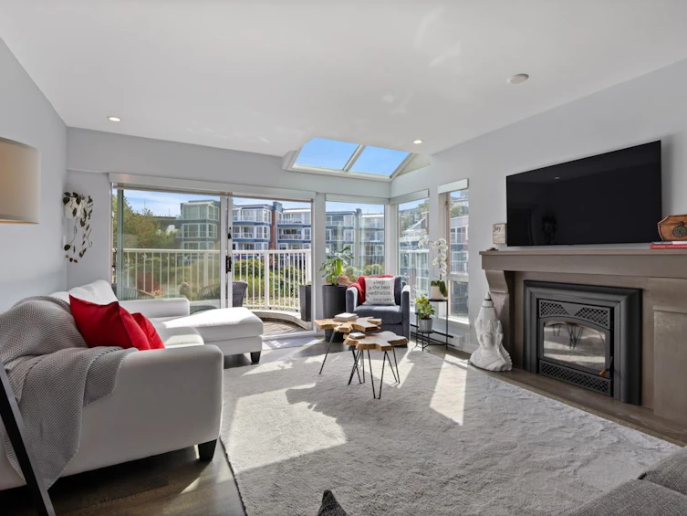 1594 Island Park Walk, Vancouver, BC, V6H 3Z8 - 2