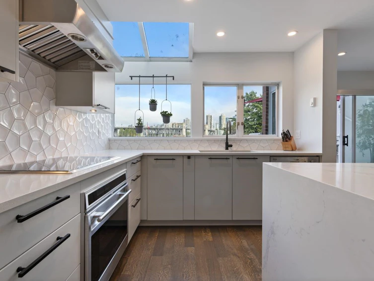 1594 Island Park Walk, Vancouver, BC, V6H 3Z8 - 9