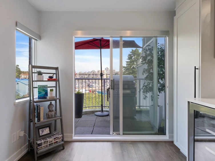 1594 Island Park Walk, Vancouver, BC, V6H 3Z8 - 12