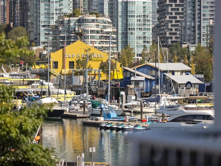 1594 Island Park Walk, Vancouver, BC, V6H 3Z8 - 37