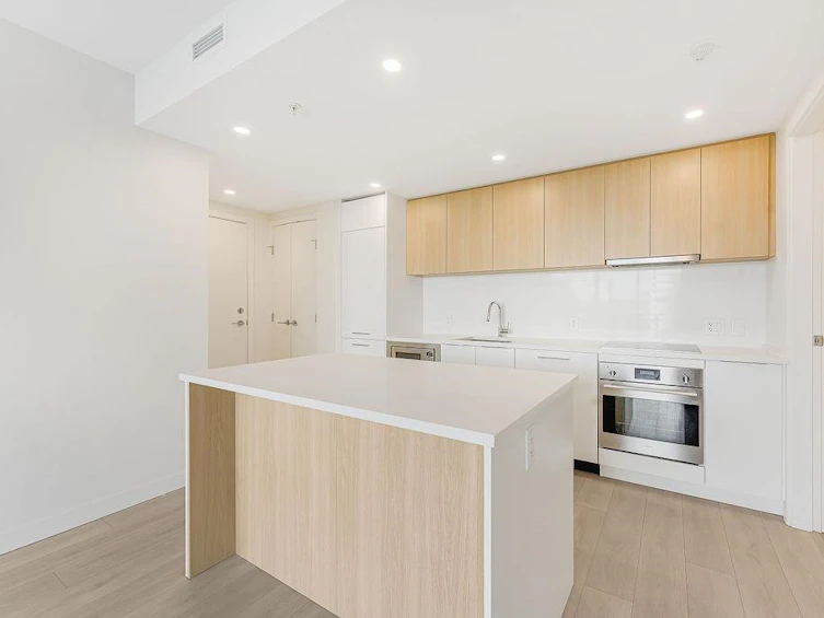 404-13318 104 Avenue, Surrey, BC, V3T 0R2 - 14