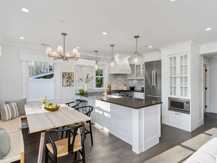 1110 W 15th Avenue, Vancouver, BC, V6H 1R6 - 2