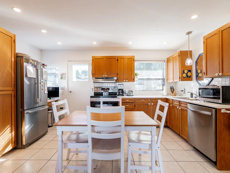 8464 15th Avenue, Burnaby, BC, V3N 1Y2 - 5