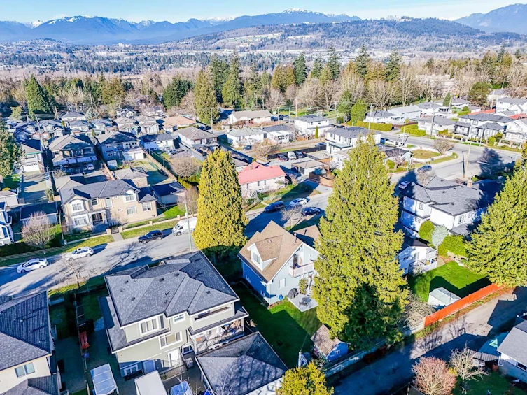 8464 15th Avenue, Burnaby, BC, V3N 1Y2 - 37
