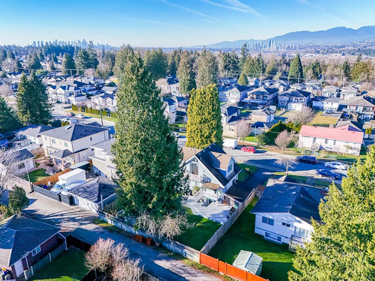 8464 15th Avenue, Burnaby, BC, V3N 1Y2 - 38