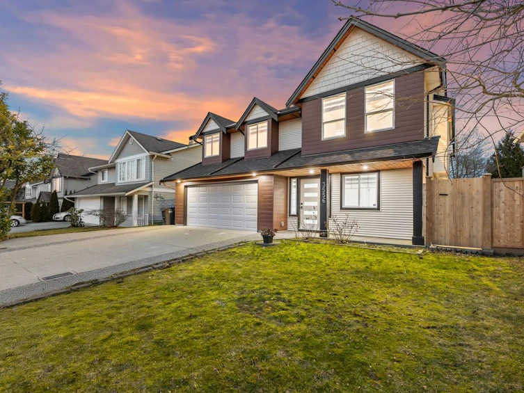 3556 Steelhead Court, Abbotsford, BC, V2T 6T1 - 2