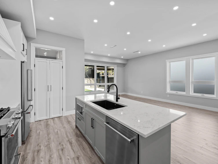 953 Stewart Avenue, Coquitlam, BC, V3K 2N5 - 9
