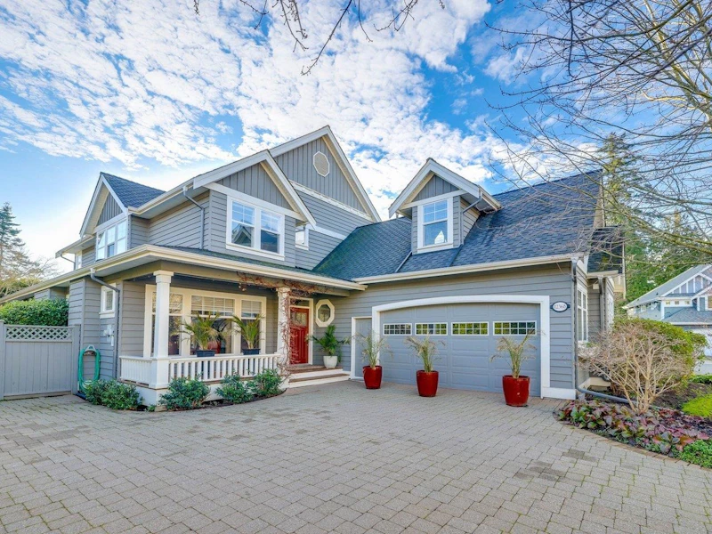 12368 21a Avenue, Surrey BC V4A 9Y7