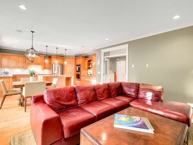 12368 21a Avenue, Surrey, BC, V4A 9Y7 - 10