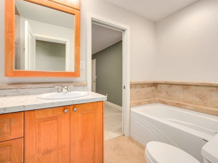 12368 21a Avenue, Surrey, BC, V4A 9Y7 - 30