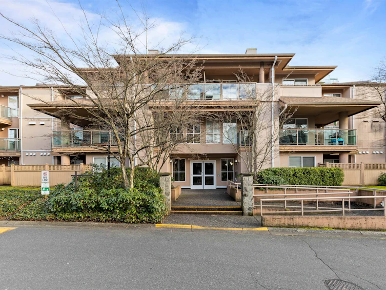 210-14998 101a Avenue, Surrey, BC, V3R 0T1