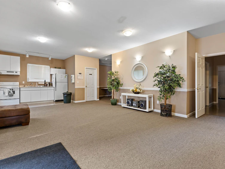 210-14998 101a Avenue, Surrey, BC, V3R 0T1 - 8