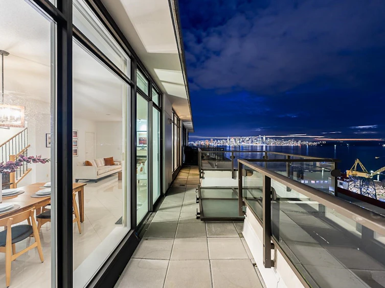 PH3-162 Victory Ship Way, North Vancouver, BC, V7L 0B4 - 2