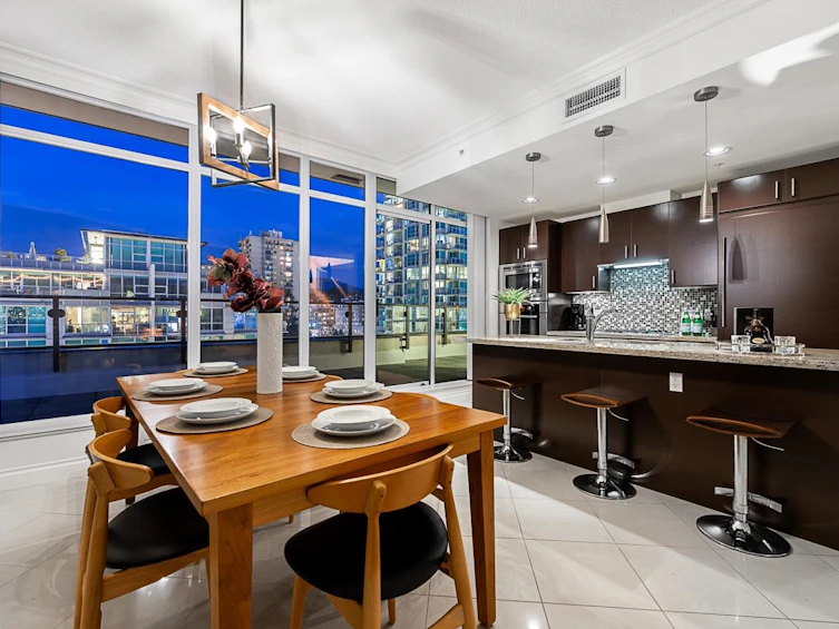PH3-162 Victory Ship Way, North Vancouver, BC, V7L 0B4 - 10