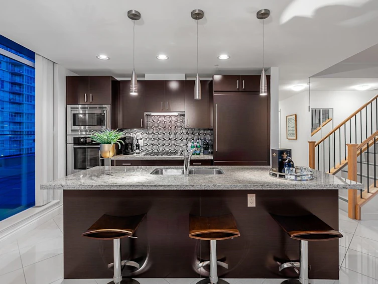 PH3-162 Victory Ship Way, North Vancouver, BC, V7L 0B4 - 8