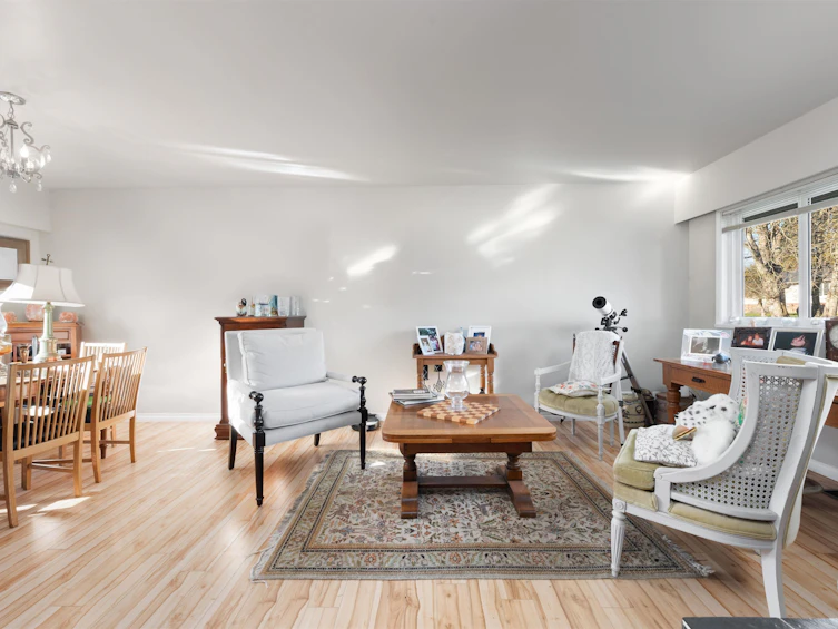 13890 Blackburn Avenue, Surrey, BC, V4B 2Z2