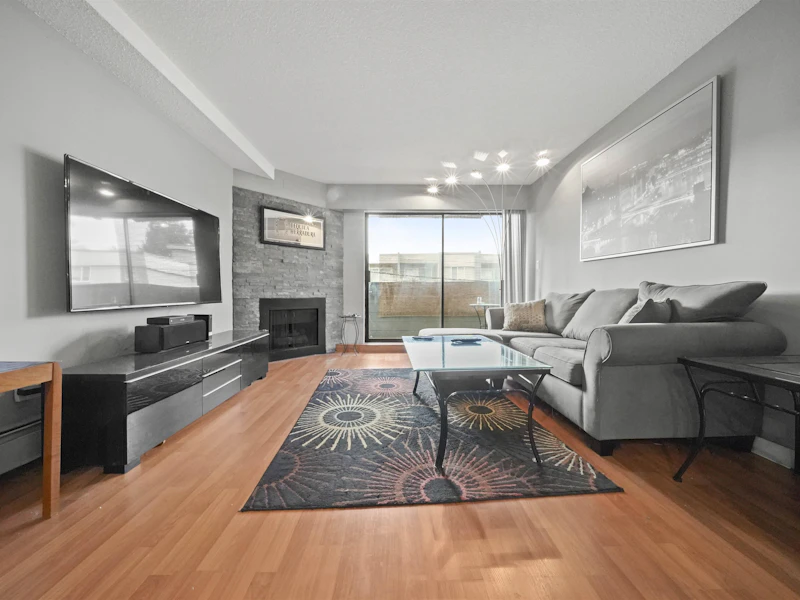 109 - 341 W 3rd Street, North Vancouver BC V7M 1G3