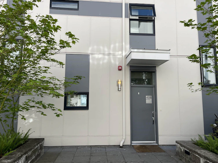408-9350 University High Street, Burnaby, BC, V5A 0B6 - 2