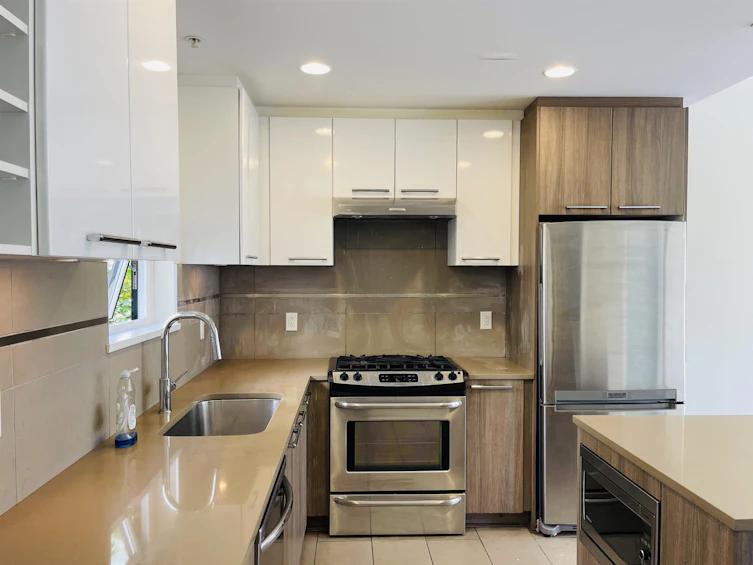 408-9350 University High Street, Burnaby, BC, V5A 0B6 - 8