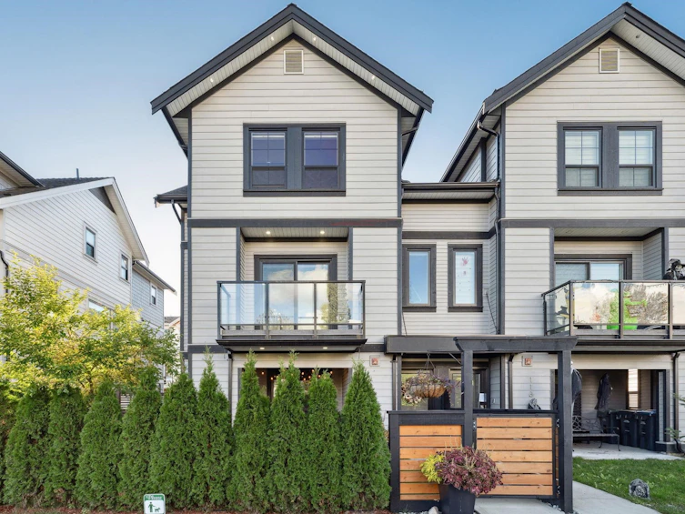 112 Jardine Street, New Westminster, BC, V3M 5M2