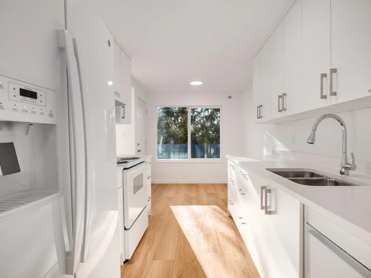 8254 Amberwood Place, Burnaby, BC, V5A 3V2 - 7