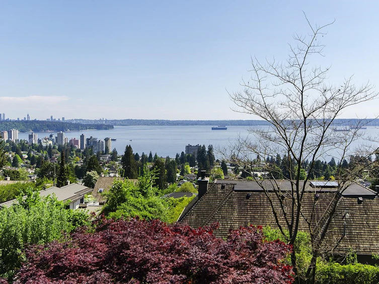 2440 Queens Avenue, West Vancouver, BC, V7V 2Y6 - 3