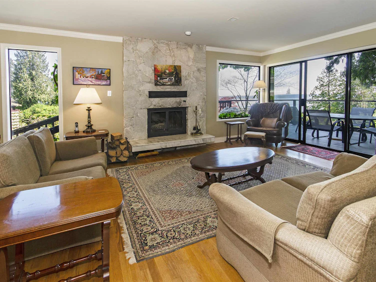 2440 Queens Avenue, West Vancouver, BC, V7V 2Y6 - 4