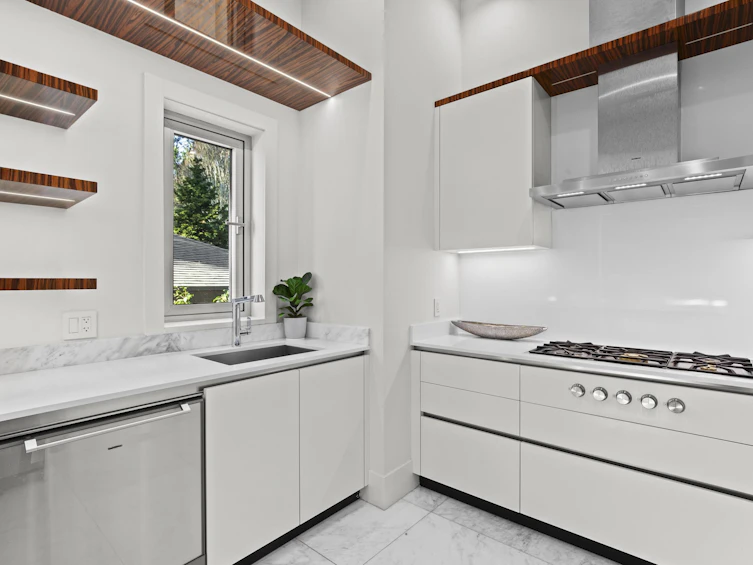 4580 Marine Drive, West Vancouver, BC, V7W 2N9 - 11