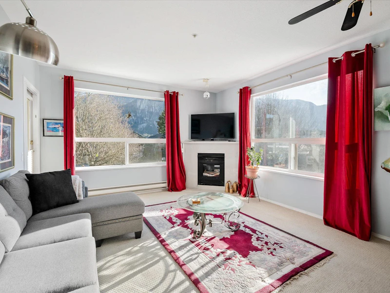 203 - 1203 Pemberton Avenue, Squamish BC V8B 0J7