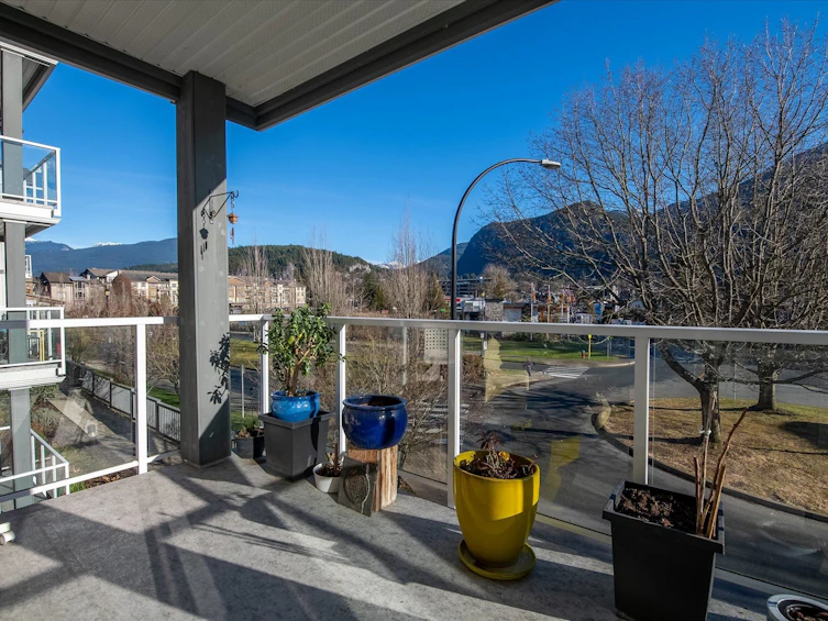 203-1203 Pemberton Avenue, Squamish, BC, V8B 0J7 - 3