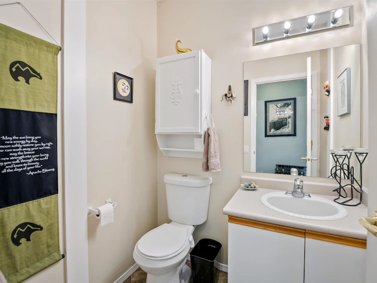203-1203 Pemberton Avenue, Squamish, BC, V8B 0J7 - 10