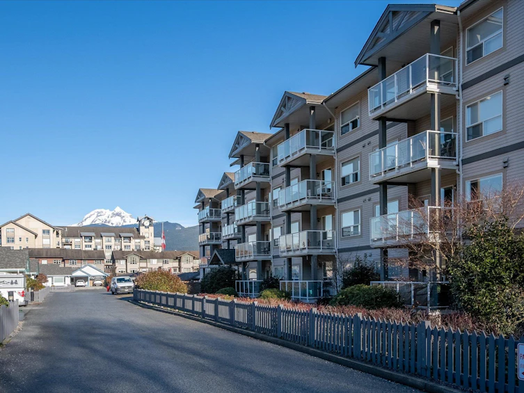 203-1203 Pemberton Avenue, Squamish, BC, V8B 0J7 - 16
