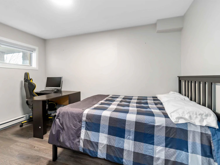 5633 Senlac Street, Vancouver, BC, V5R 6G8 - 12